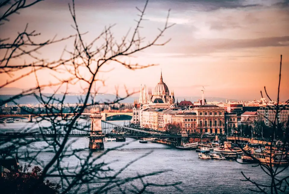 A sunrise picture of Budapest