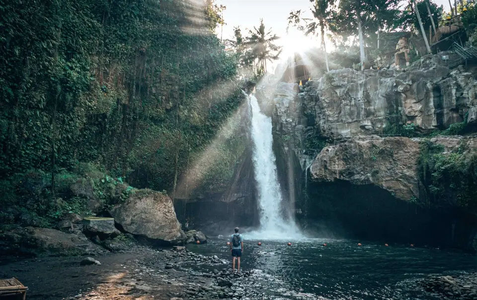 Ubud Waterfall - Tegenungan Waterfall man standing