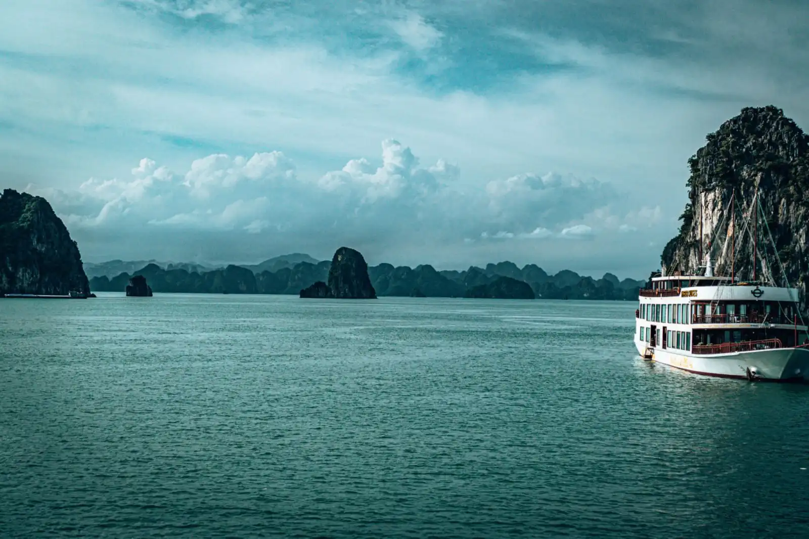 Bai Tu Long Bay tour incredible scenery with another cruise boat
