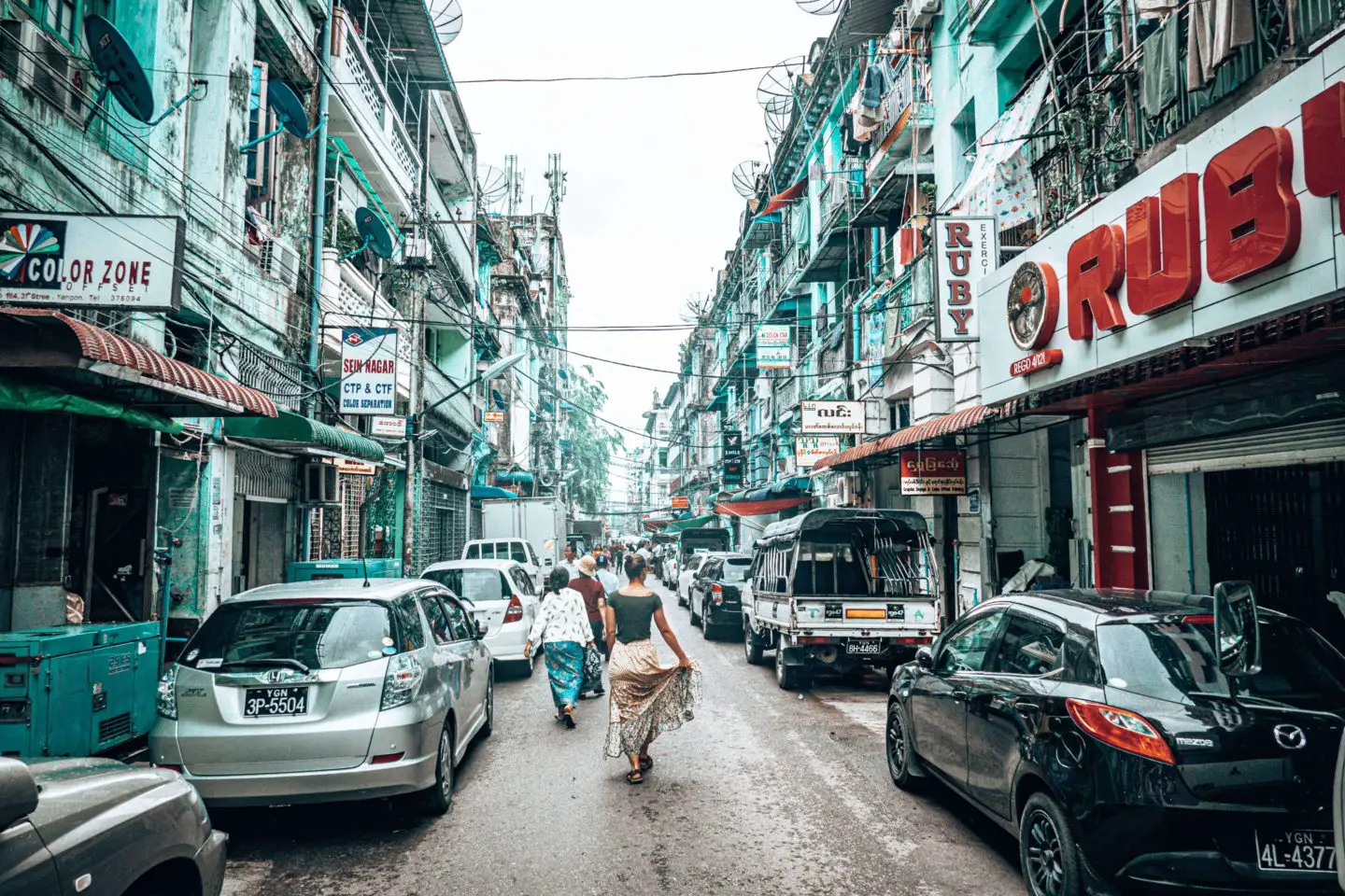 Yangon itinerary - 3 days in Yangon - wander the streets