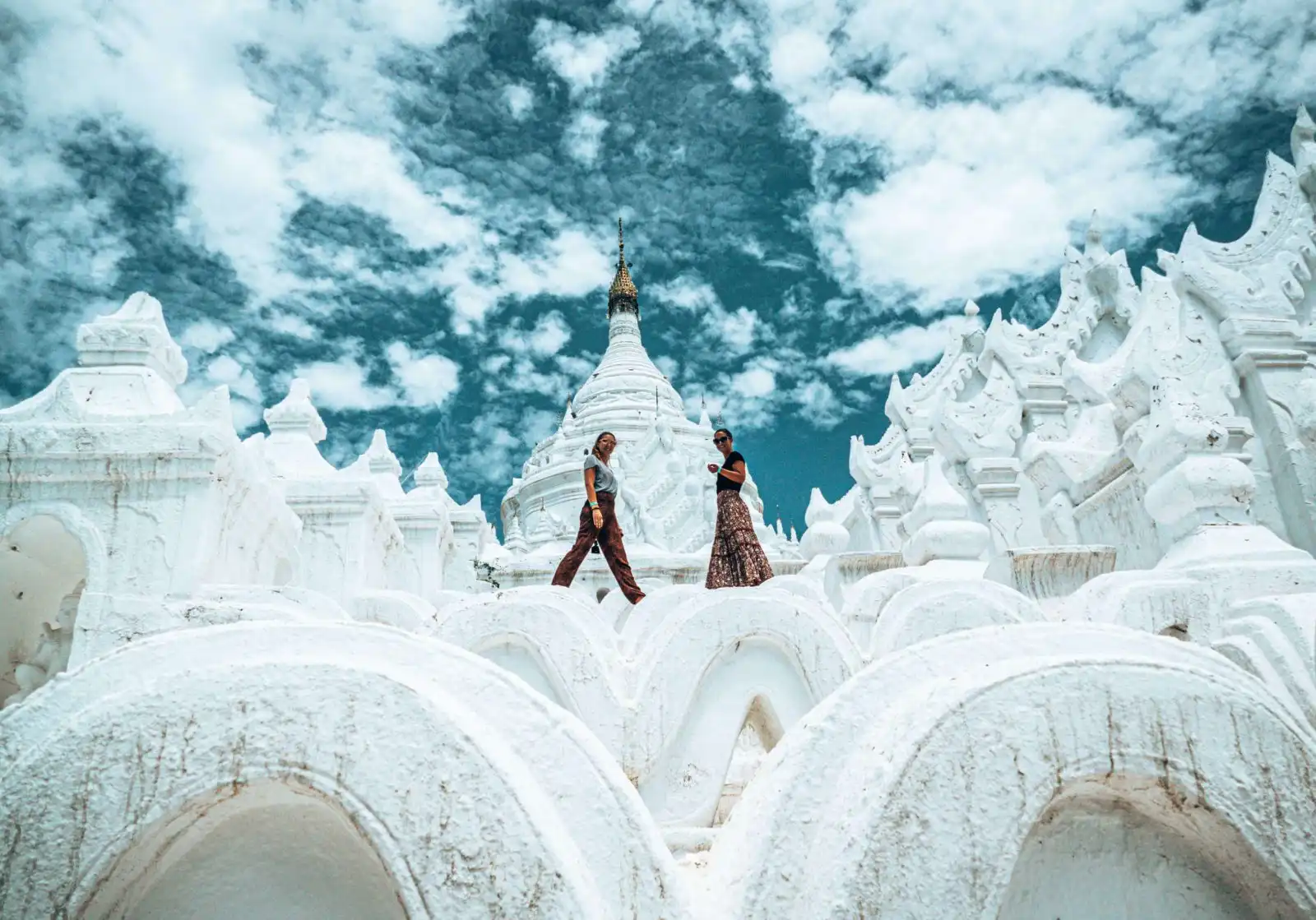 Picture of the white pagoda in Mingun, Mandalay