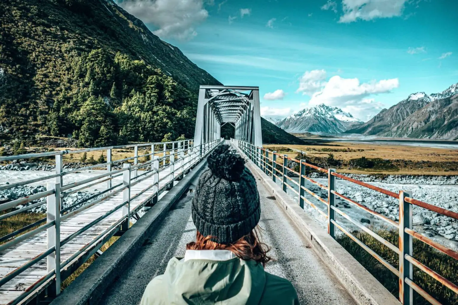A bridge near the Tasman Glacier View Track