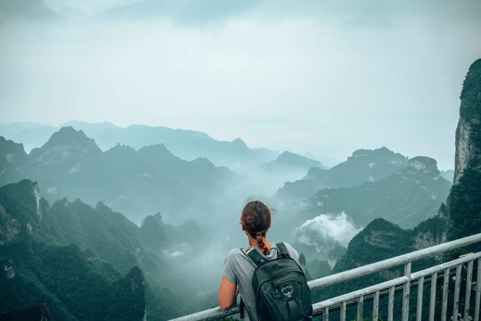 Hiking The Tianmen mountain lookout