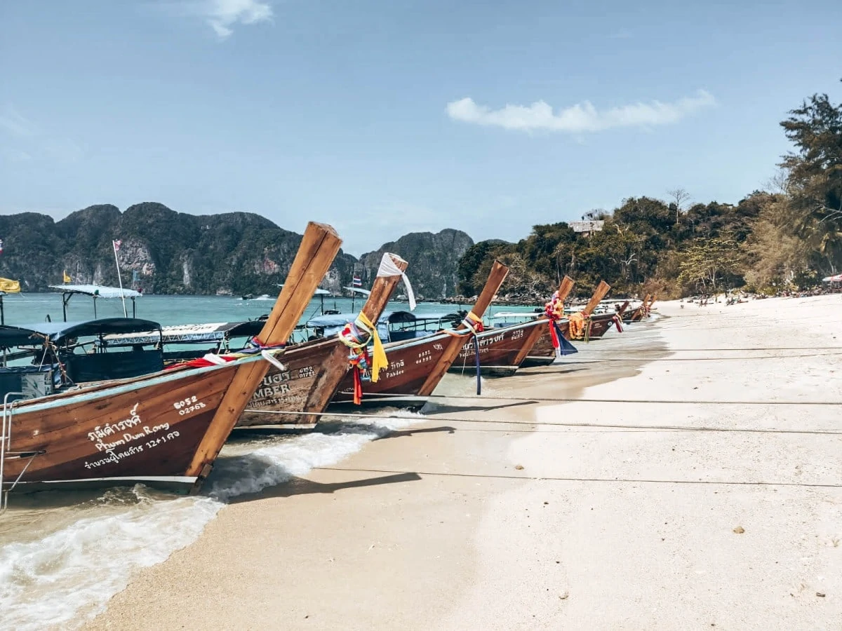 Longtail Boats Tonsai Phi Phi