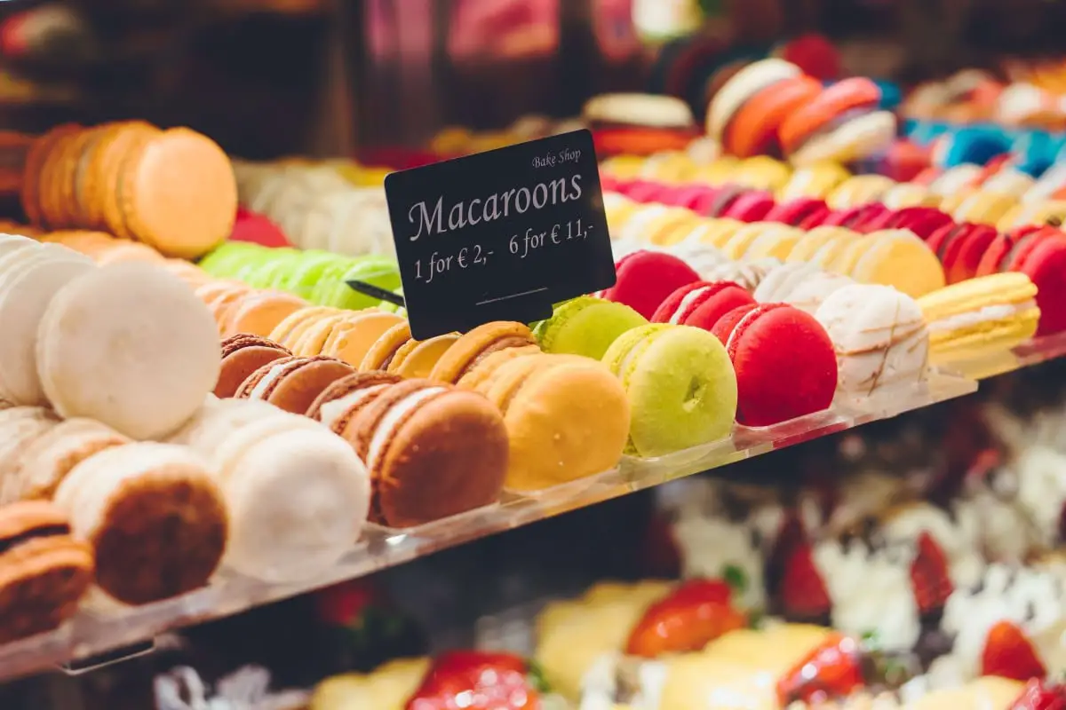 Unique gifts from Paris - macaroons