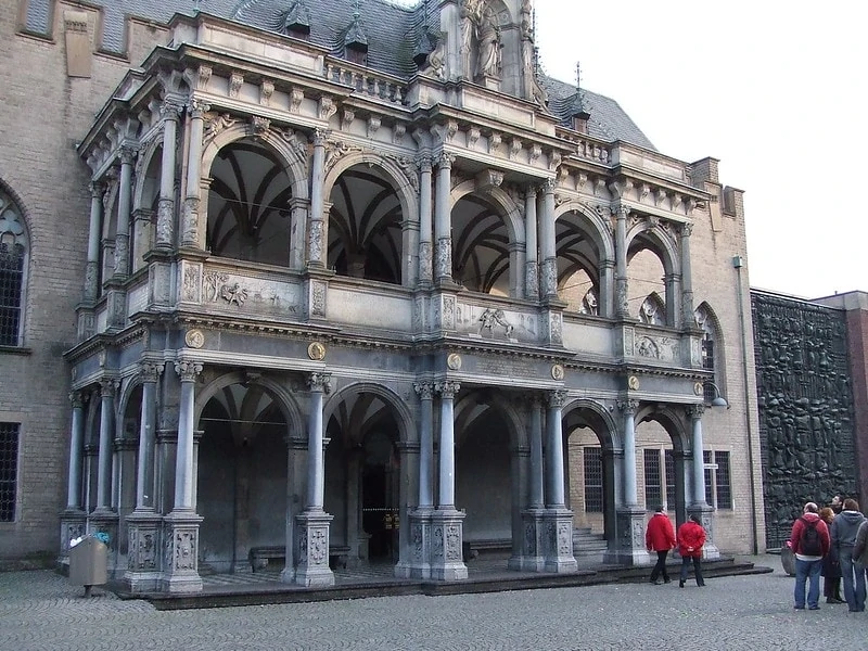 24 hours in Cologne - visit Koln Rathaus
