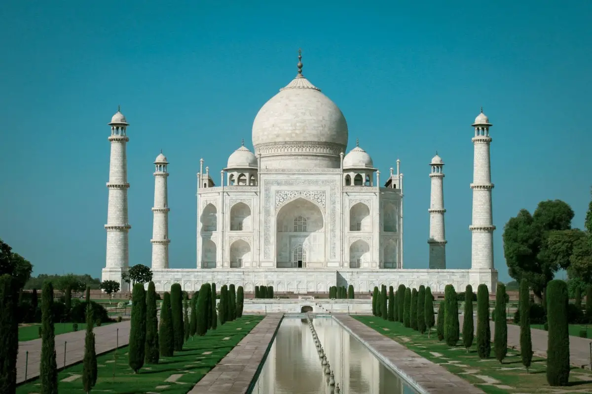 Books about wanderlust - Taj Mahal India
