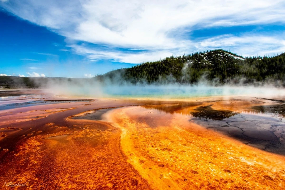 Famous landmarks in USA - Yellowstone National Park
