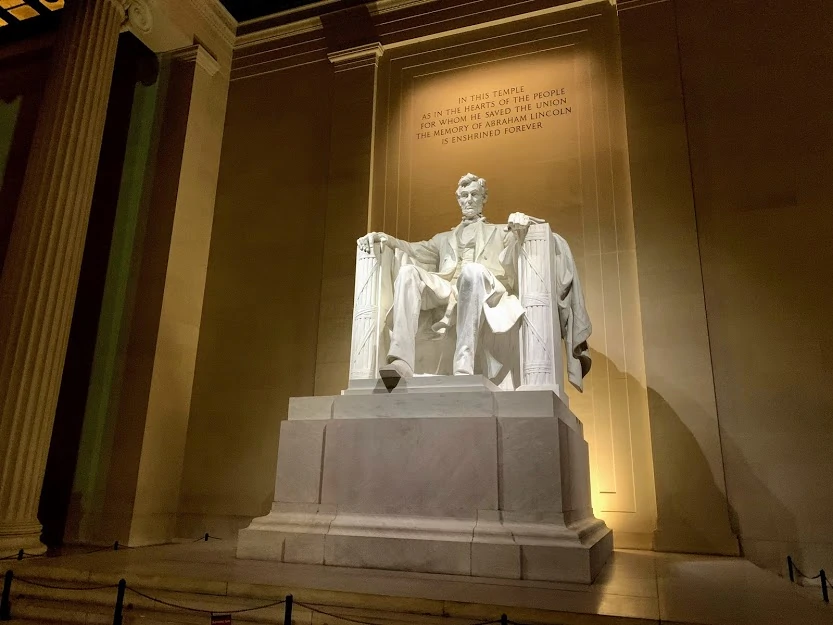 Landmarks in America - Lincoln Memorial
