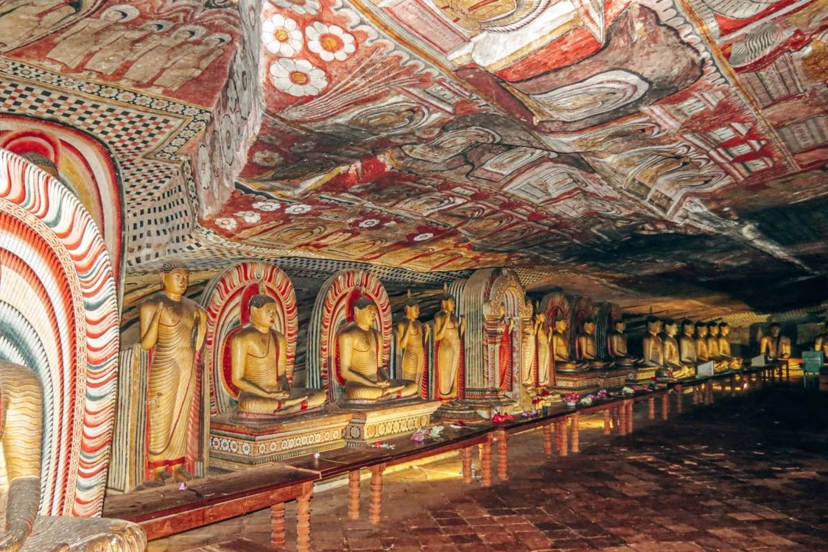 Ancient architecture in Sri Lanka - Dambulla Cave Temple