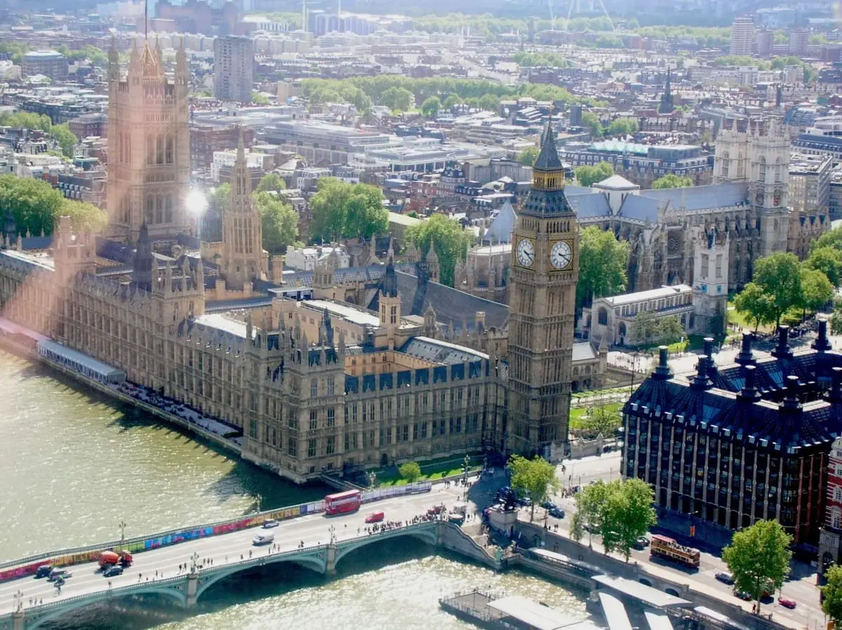 U.K Landmarks - Big Ben & Houses of Parliament
